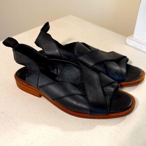 Free People Women’s Black Distressed Leather Sandals / Size 7 (37) / Very Chic!